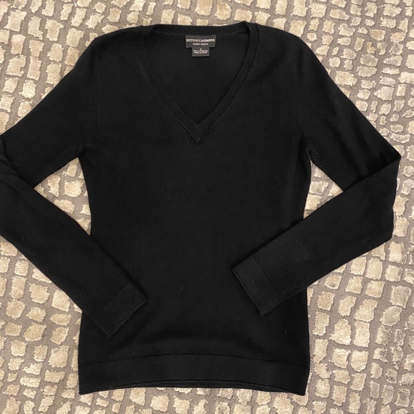 SUTTON CASHMERE BLACK V NECK SWEATER SIZE SMALL - Picture 1 of 9